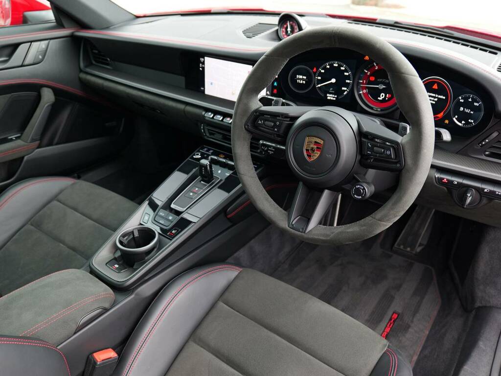 Porsche 911 Carrera 4 Gts My22 Red #4