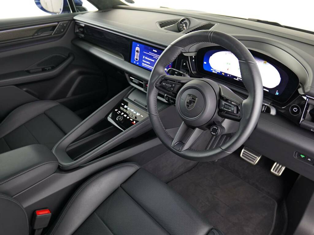 Porsche Macan Turbo Electric Blue #5