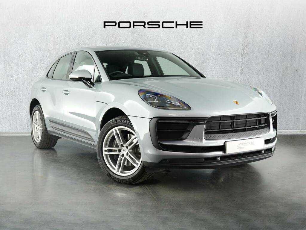 Porsche Macan T S-a 2023 Black #1