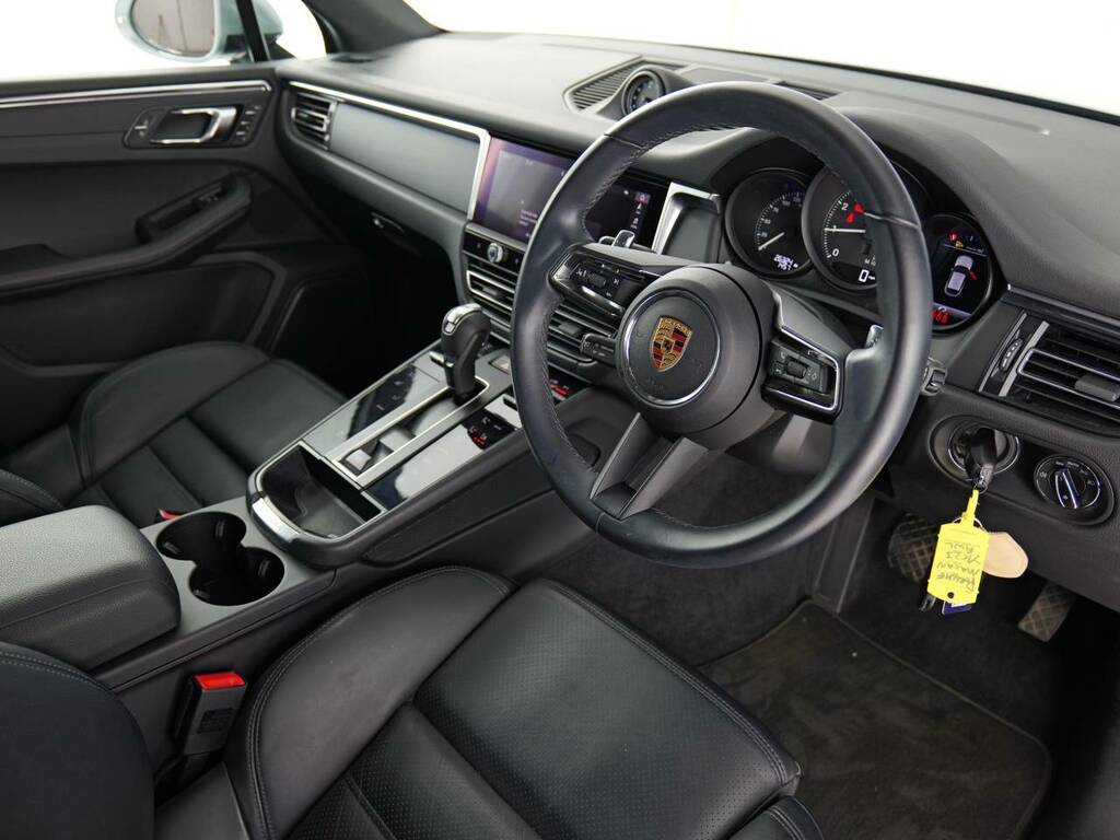 Porsche Macan T S-a 2023 Black #5