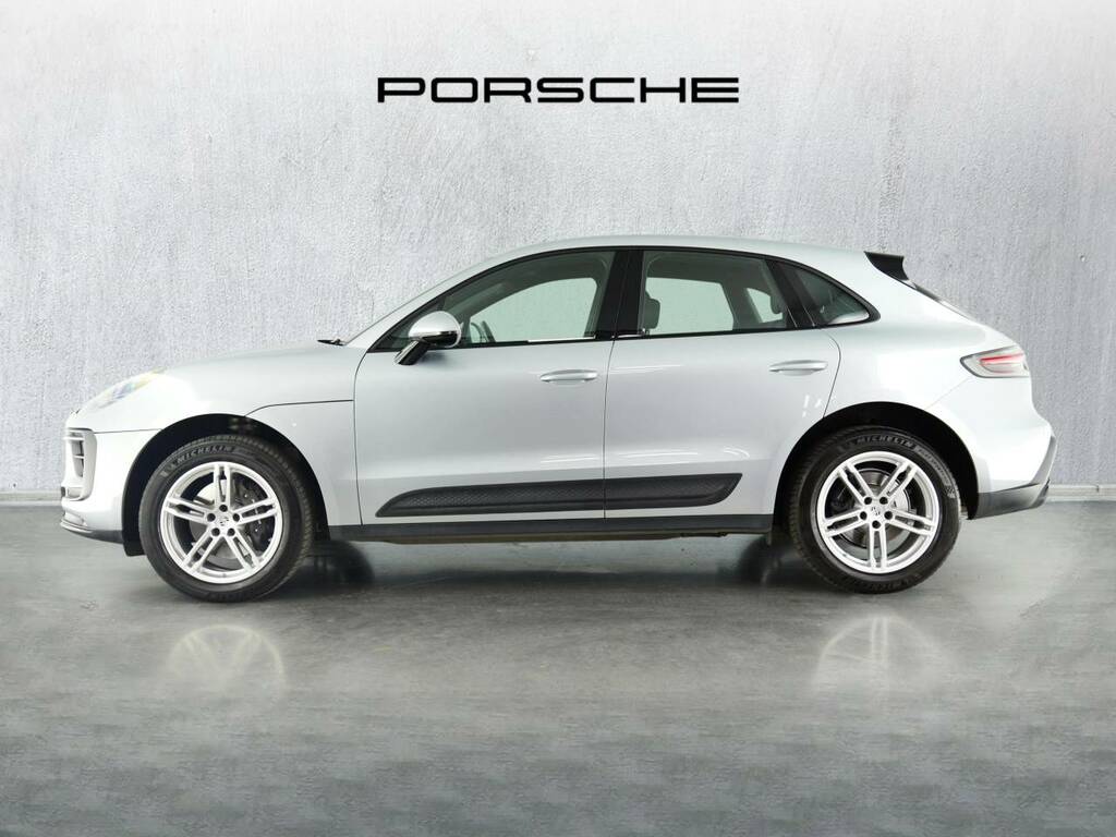 Porsche Macan T S-a 2023 Black #2