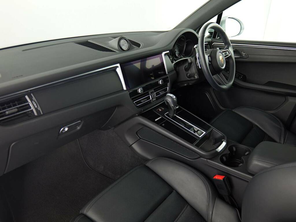Porsche Macan T S-a 2023 Black #4