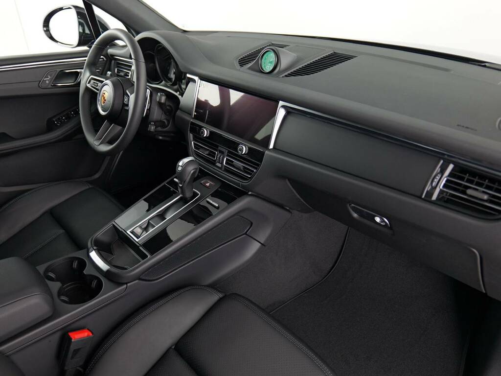 Porsche Macan Suv  Black #5