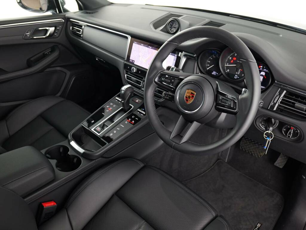 Porsche Macan Suv  Black #5