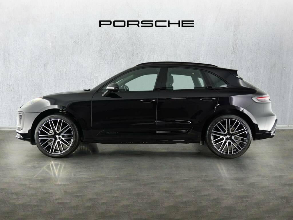 Porsche Macan T Black #2