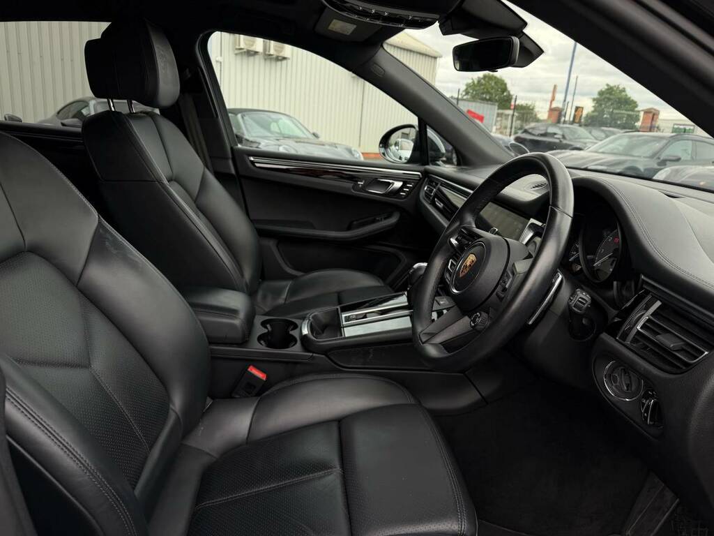 Porsche Macan S My23  Black #5