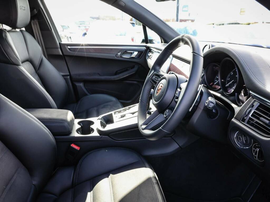 Porsche Macan Gts White #5