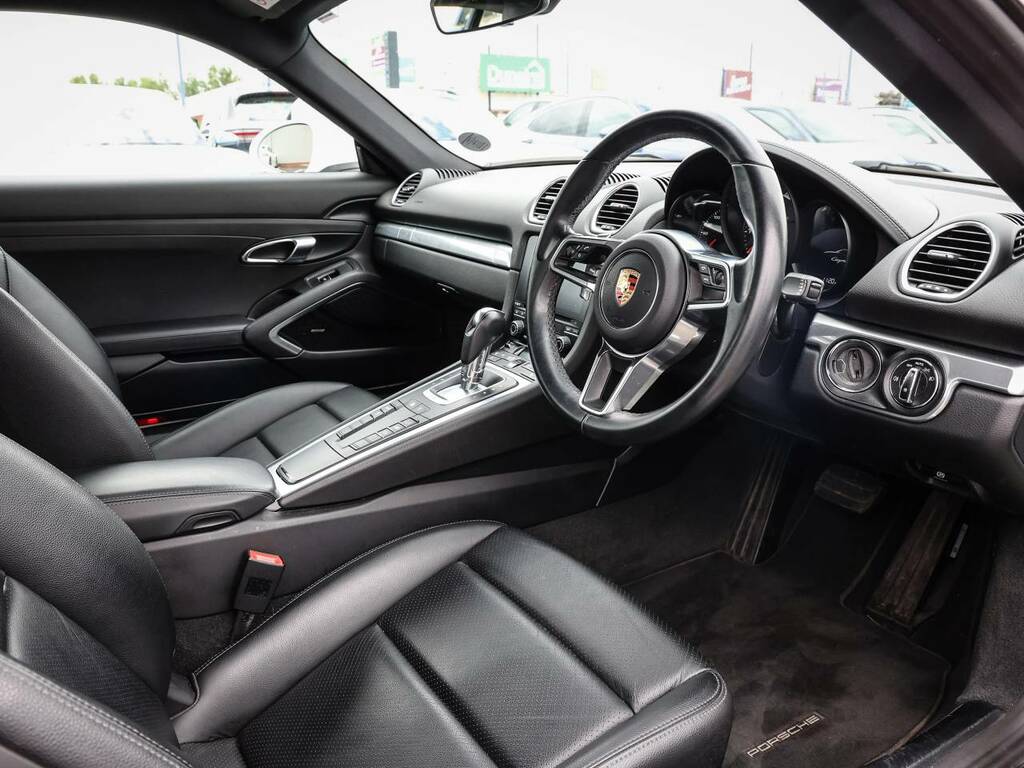 Porsche 718 Cayman Coupe White #4