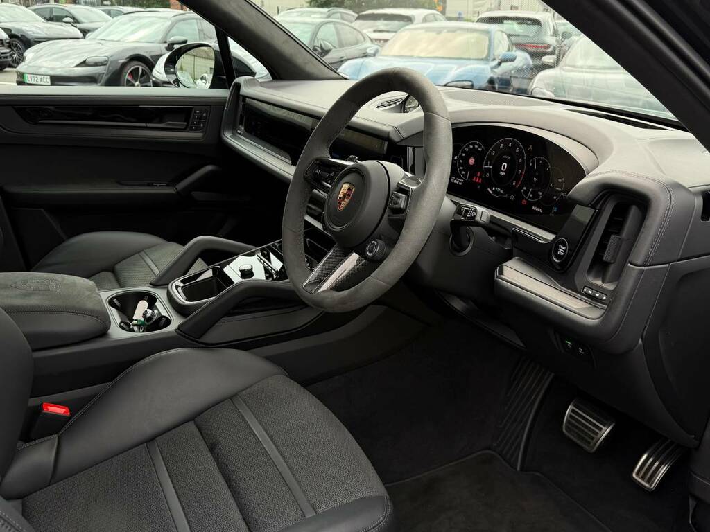 Porsche Cayenne Gts Black #4