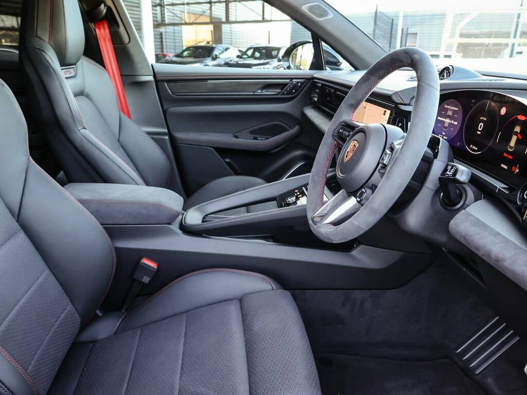 Porsche Macan Gts Electric Green #5
