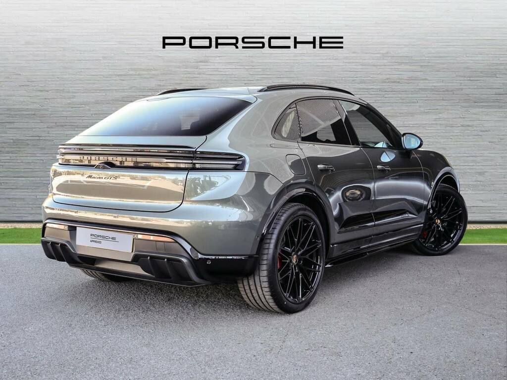 Porsche Macan Gts Electric Green #3