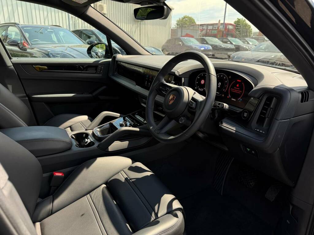 Porsche Cayenne Black Edition Black #4