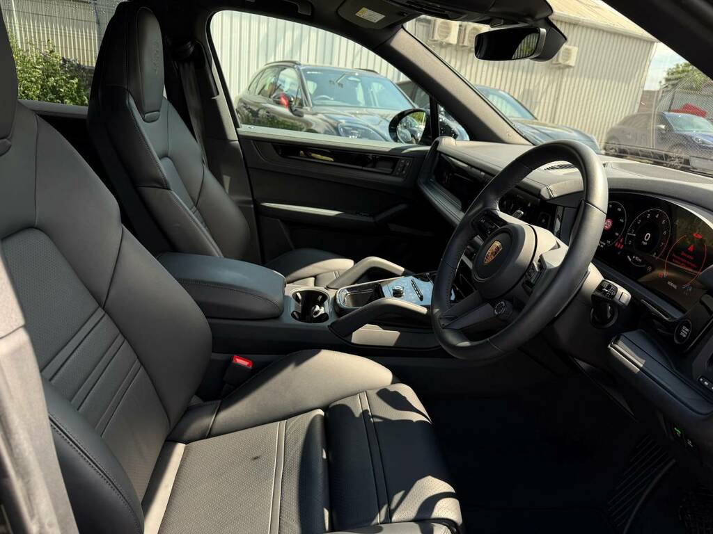 Porsche Cayenne Black Edition Black #5