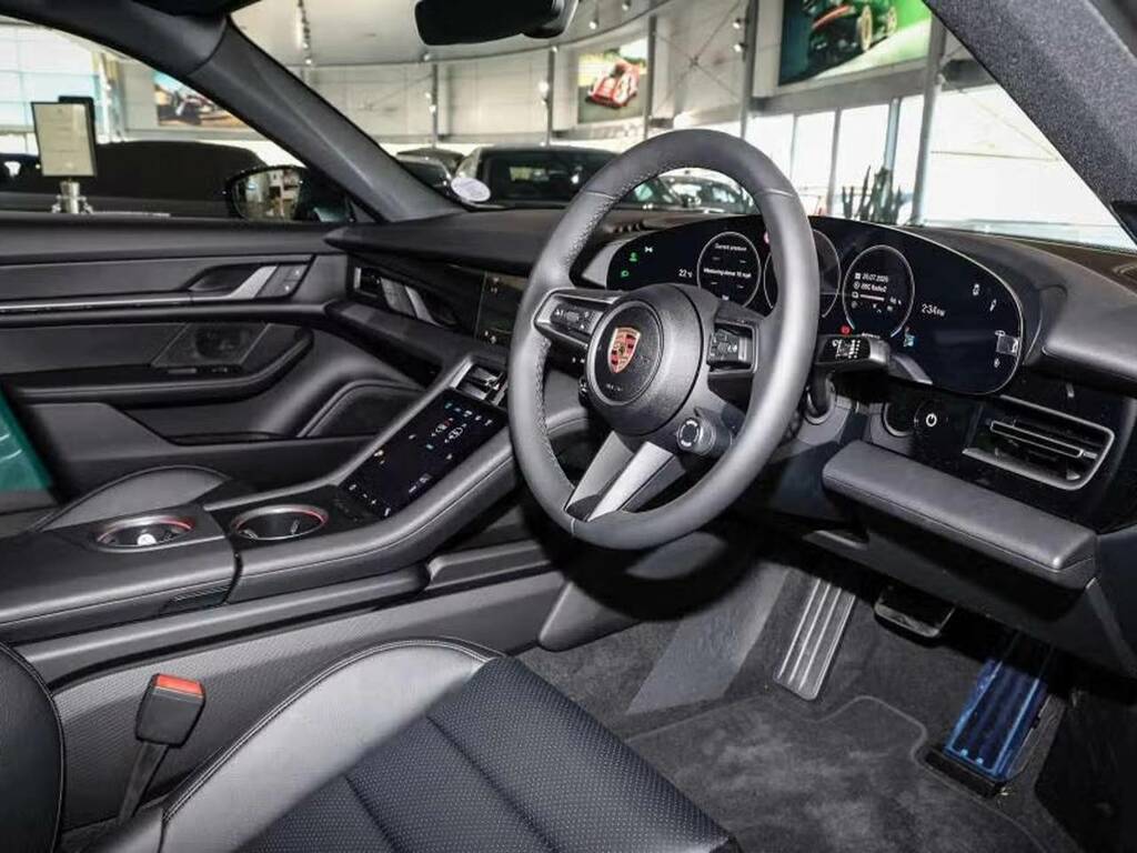 Porsche Taycan Saloon Black #3