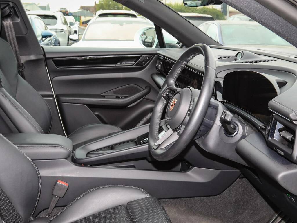 Porsche Macan Electric White #5