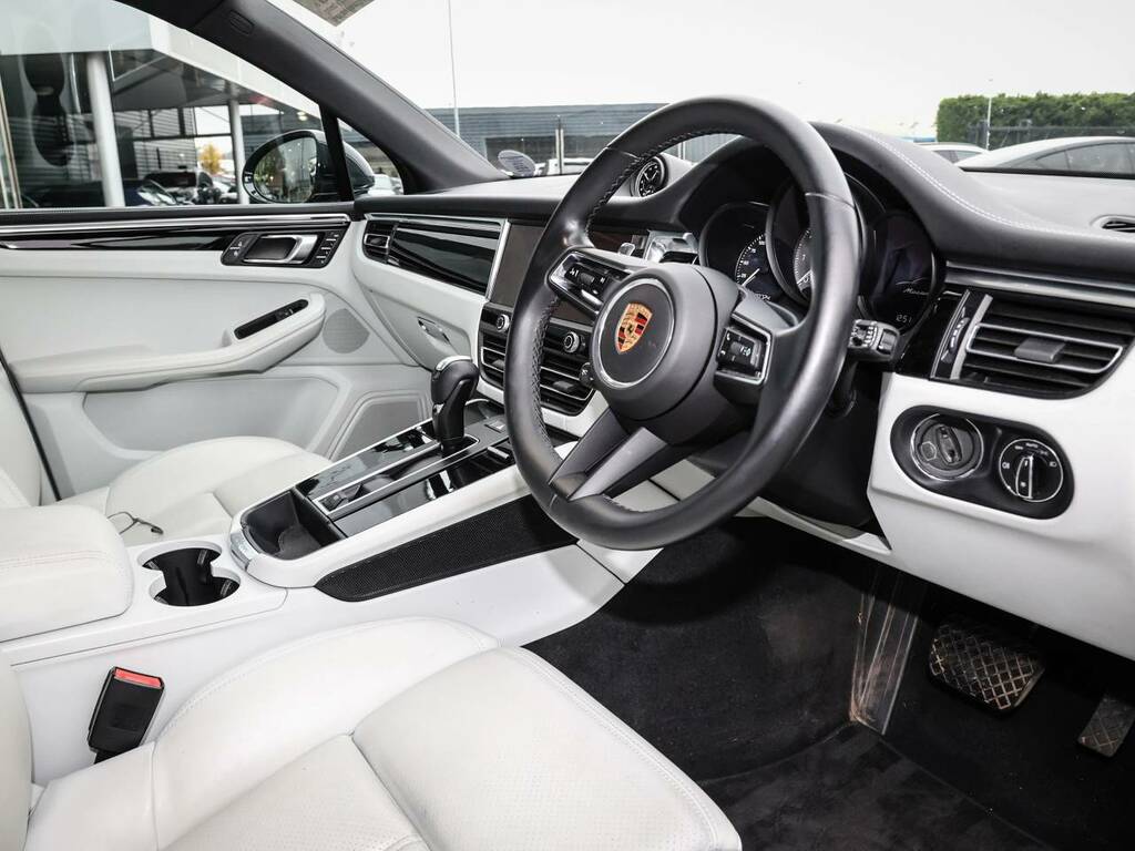 Porsche Macan S Black #4