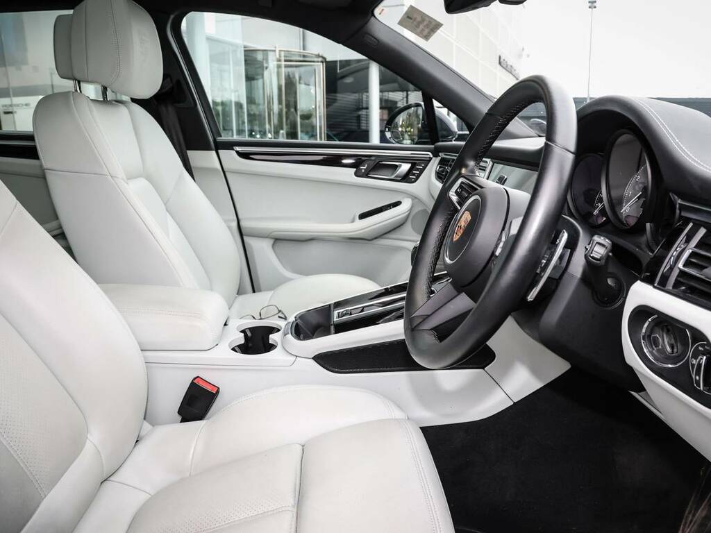 Porsche Macan S Black #5