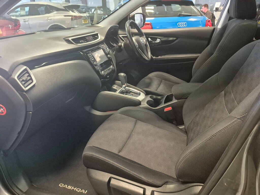 Nissan Qashqai 1.5 Dci Tekna 108 Bhp White #26