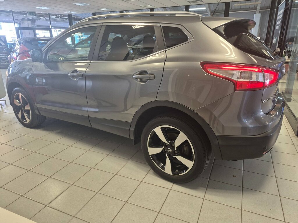 Nissan Qashqai 1.5 Dci Tekna 108 Bhp White #2
