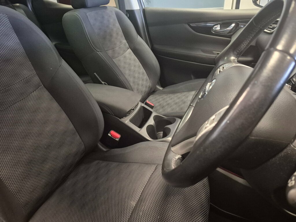 Nissan Qashqai 1.5 Dci Tekna 108 Bhp White #25
