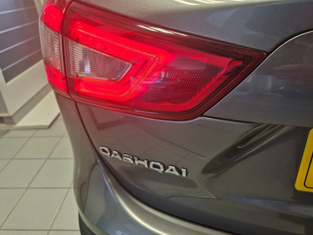 Nissan Qashqai 1.5 Dci Tekna 108 Bhp White #7