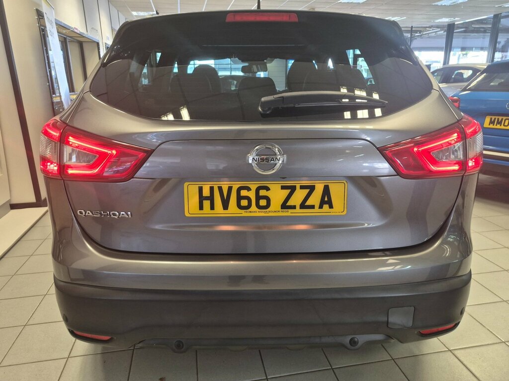 Nissan Qashqai 1.5 Dci Tekna 108 Bhp White #6