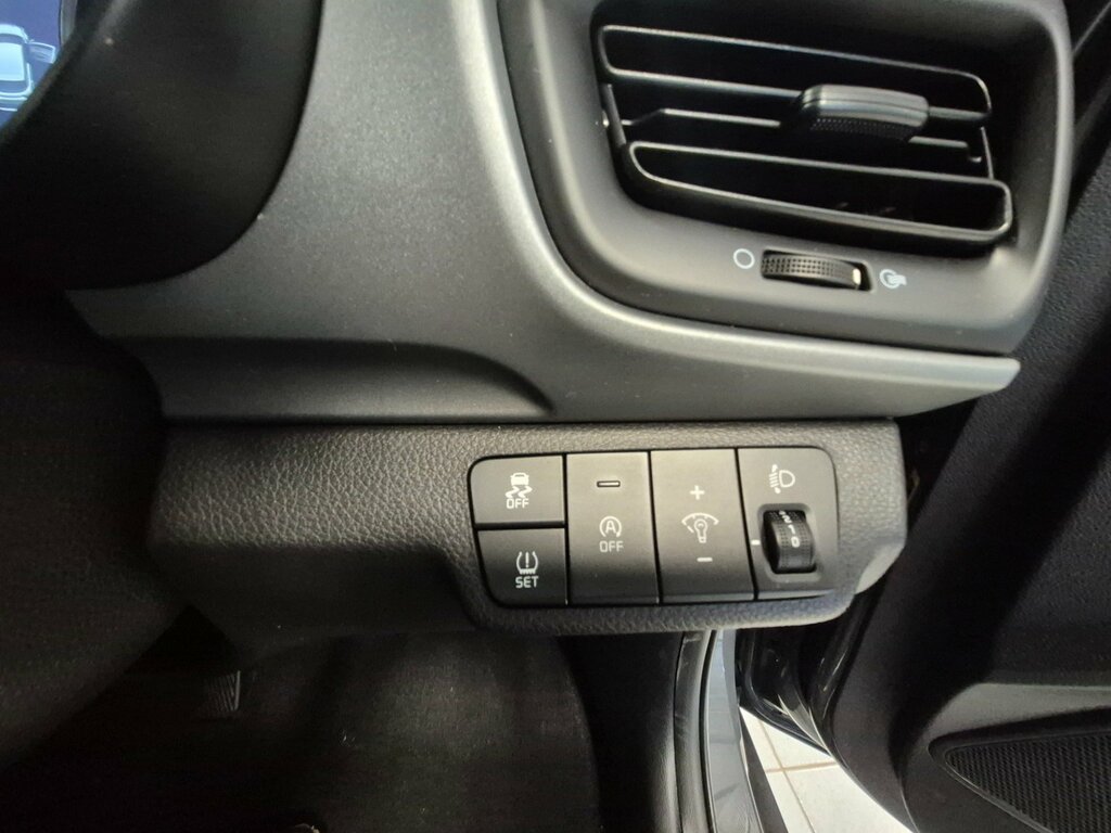 Kia Stonic 2 Red #23
