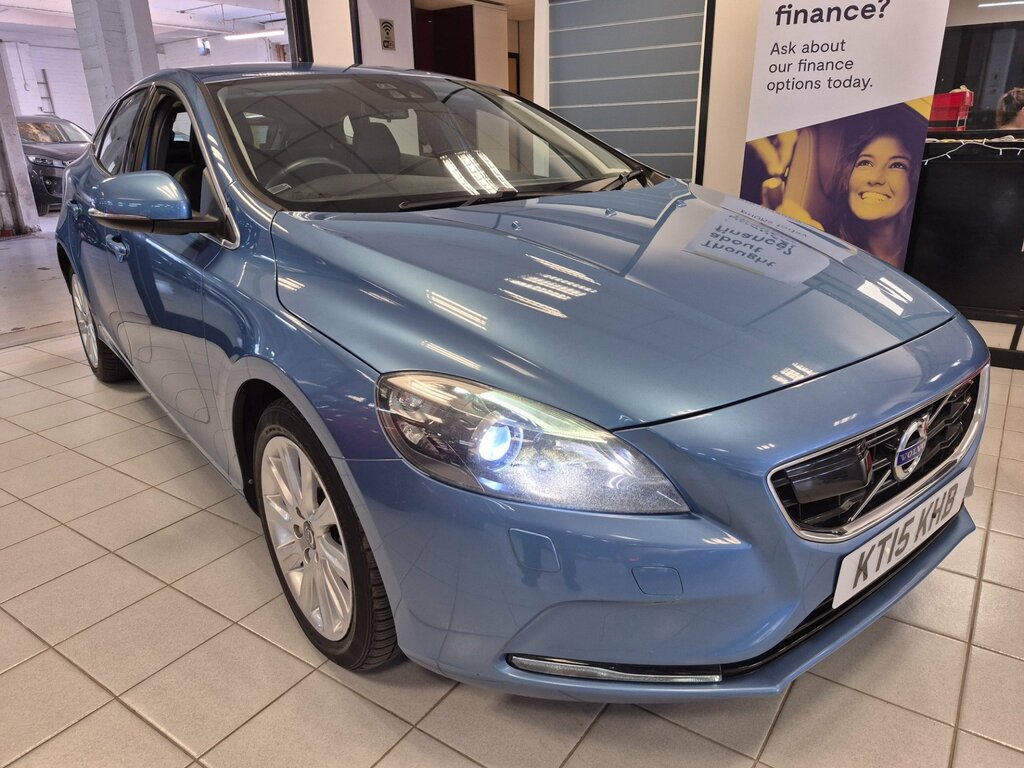 Volvo V40 2.0 D2 Se Lux Nav Hatchback Euro Blue