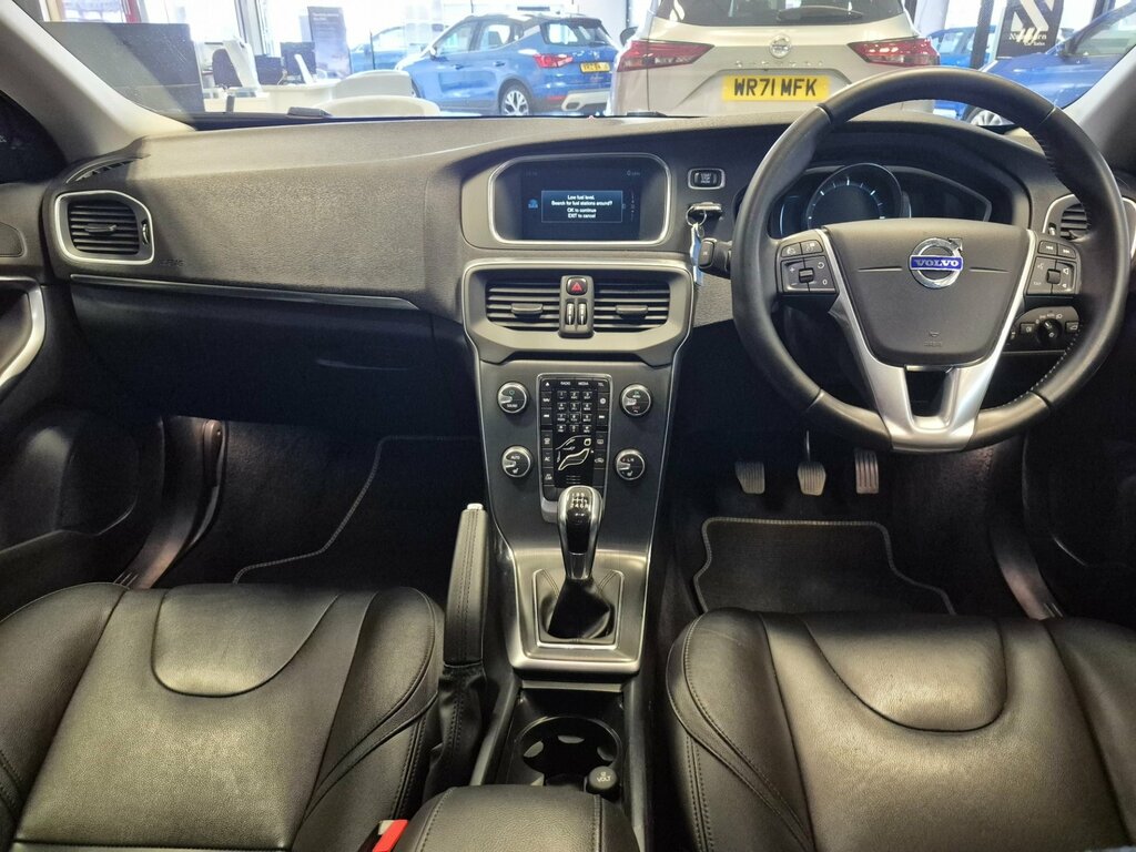 Volvo V40 2.0 D2 Se Lux Nav Hatchback Euro Blue #3