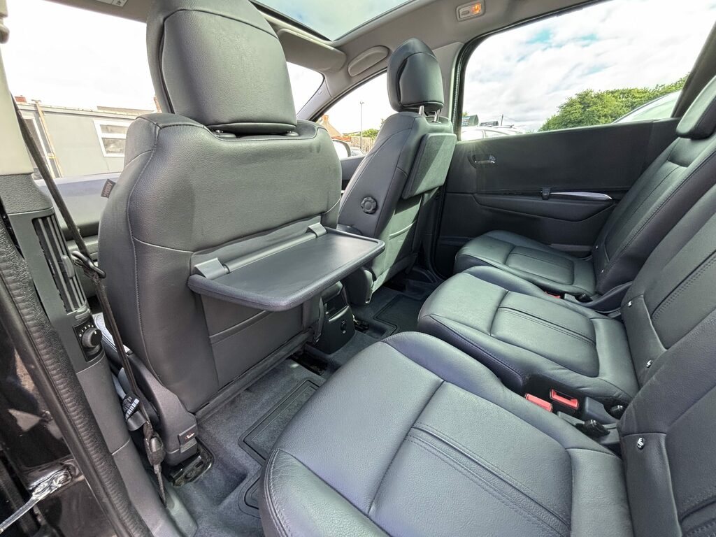 Peugeot 5008 Mpv 1.6 E-hdi Allure 201515 White #19
