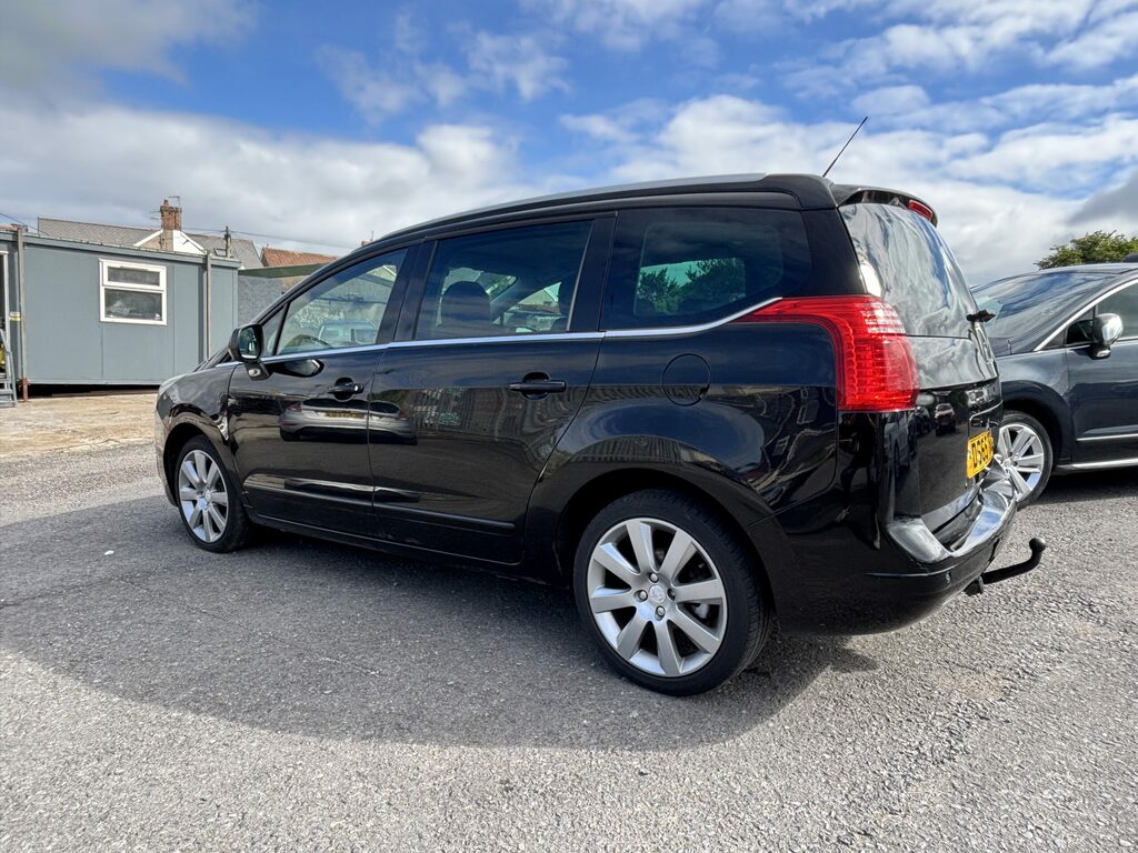 Peugeot 5008 Mpv 1.6 E-hdi Allure 201515 White #9