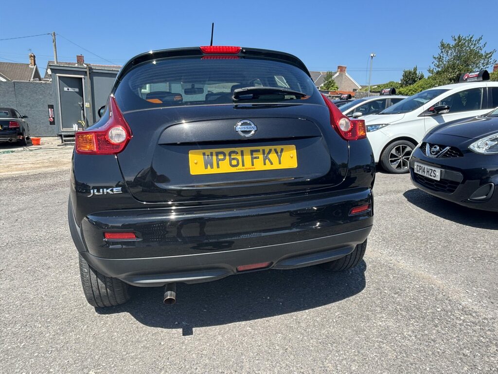 Nissan Juke Hatchback Black #9