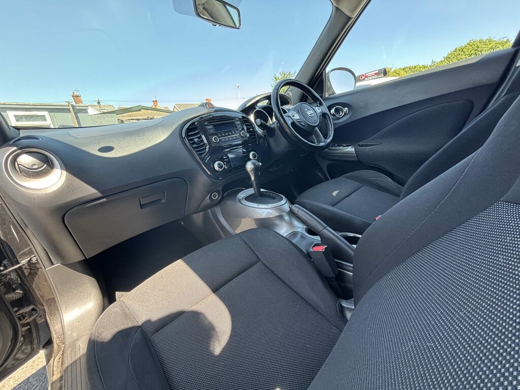 Nissan Juke Hatchback Black #15
