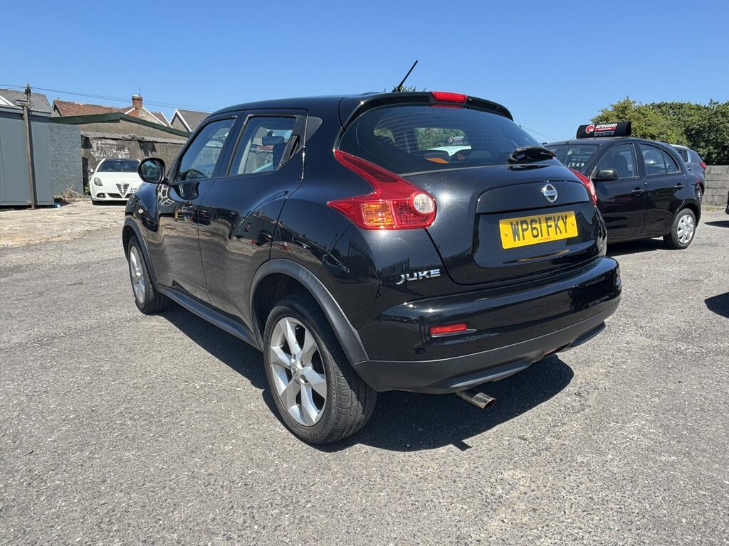Nissan Juke Hatchback Black #7