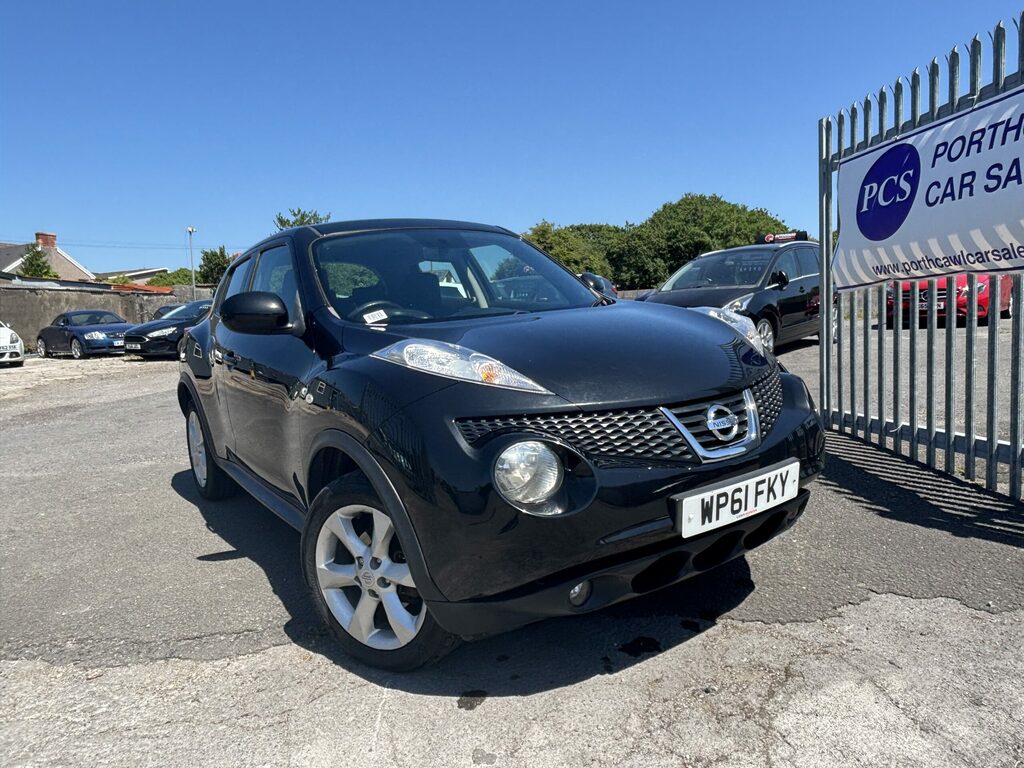 Nissan Juke Hatchback Black #2