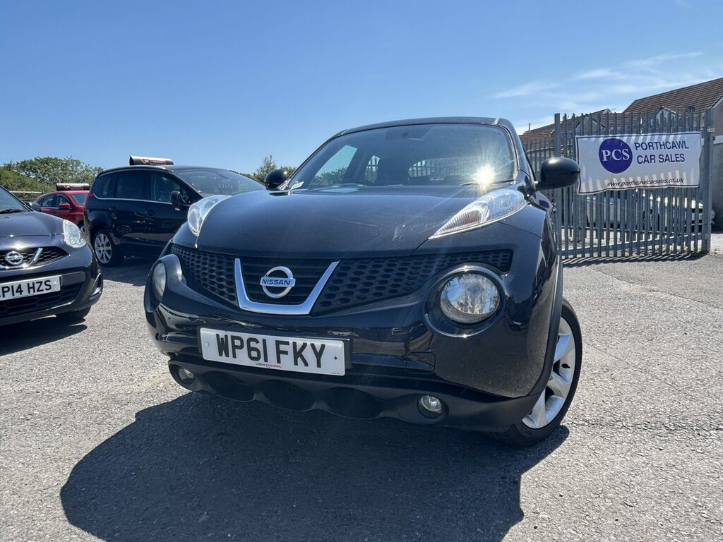 Nissan Juke Hatchback Black #4