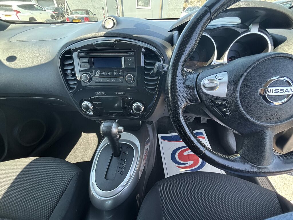 Nissan Juke Hatchback Black #11