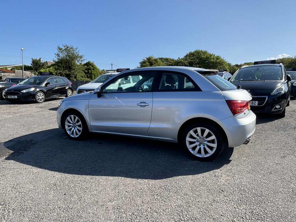Audi A1 1.2 Tfsi Sport Euro 5 Ss Red #9
