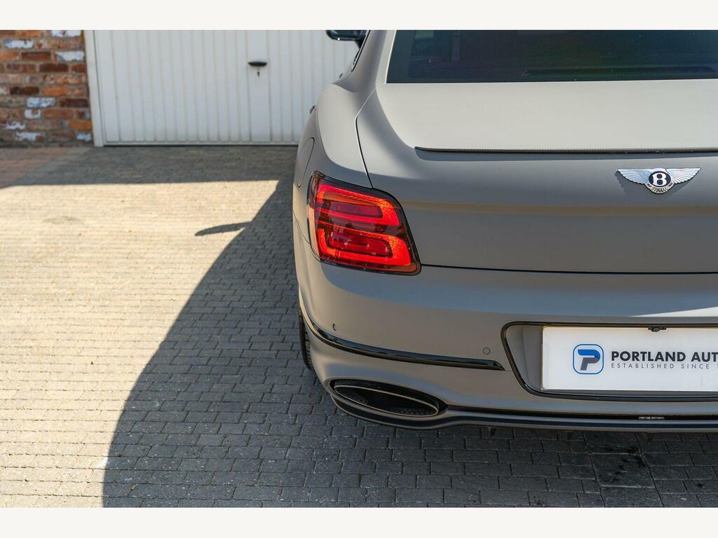 Bentley Flying Spur 4.0 V8 Hybrid Speed First Edition Black #14