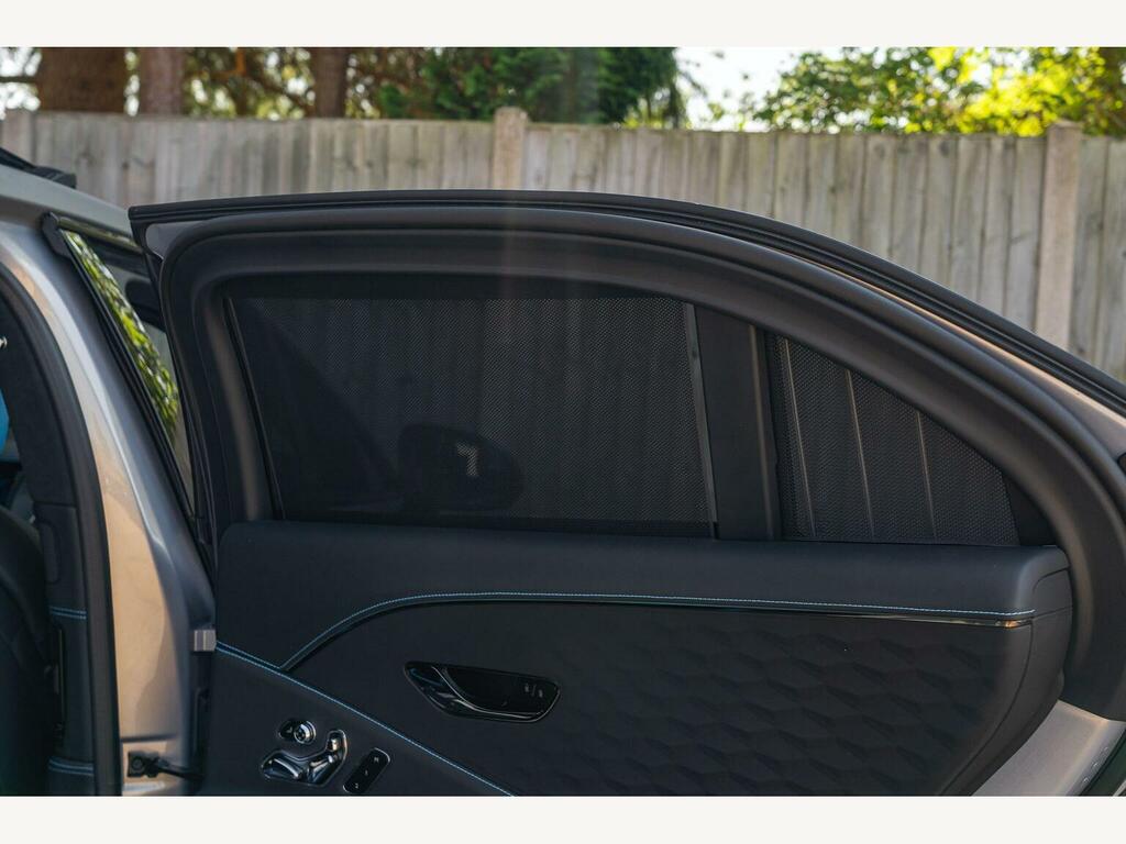 Bentley Flying Spur 4.0 V8 Hybrid Speed First Edition Black #43