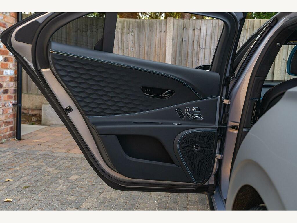 Bentley Flying Spur 4.0 V8 Hybrid Speed First Edition Black #35