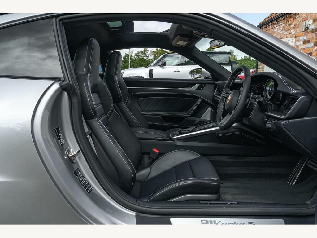Porsche 911 Turbo S U1062 #23