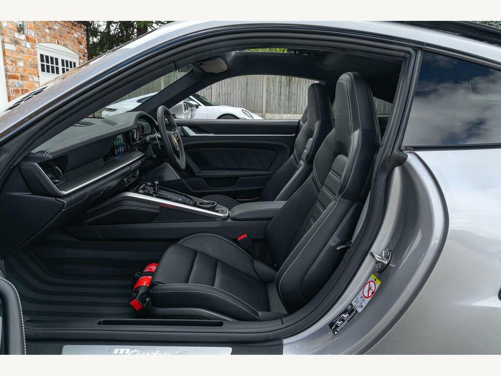 Porsche 911 Turbo S U1062 #27