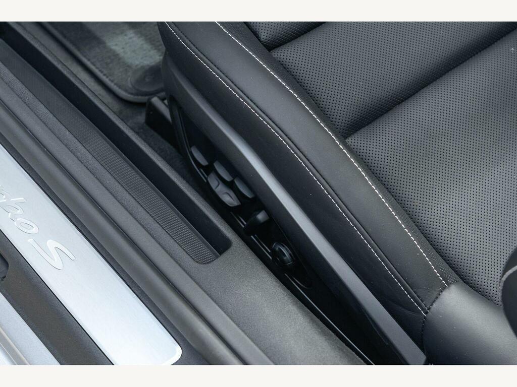 Porsche 911 Turbo S U1062 #30
