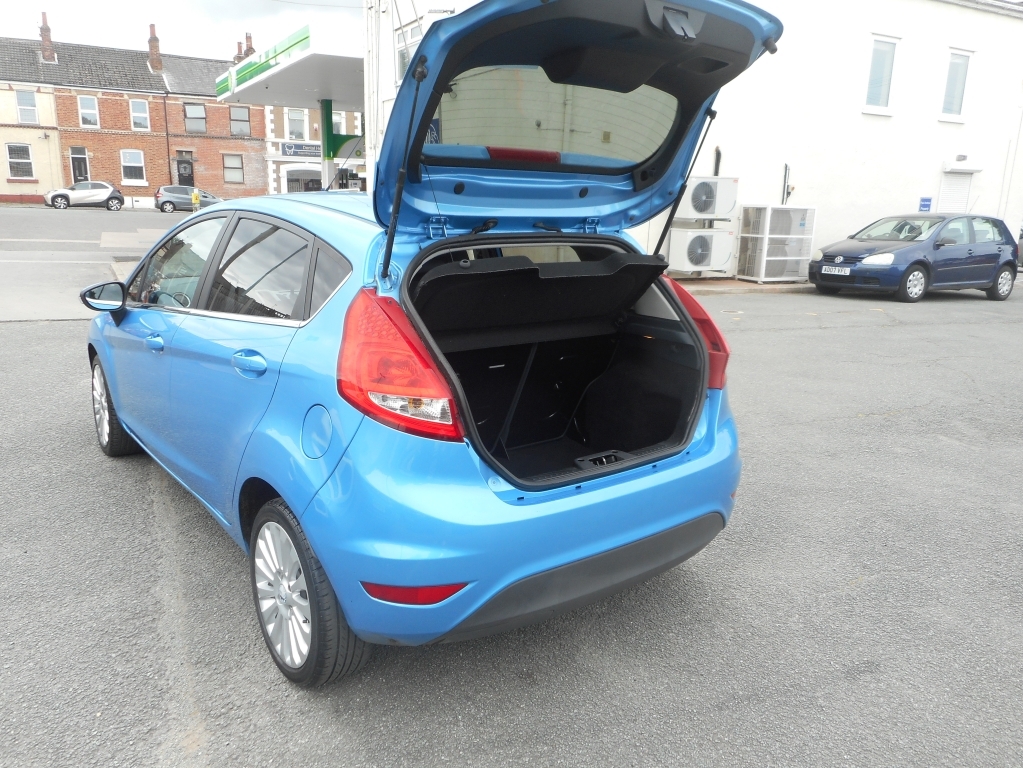 Ford Fiesta 1.4 Titanium DE10GXS Blue #4