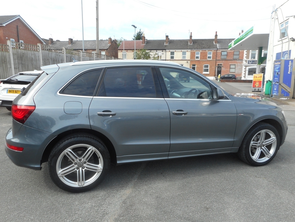 Audi Q5 Audi Estate Special Edition 2.0T Fsi 230 Quattro Black #2