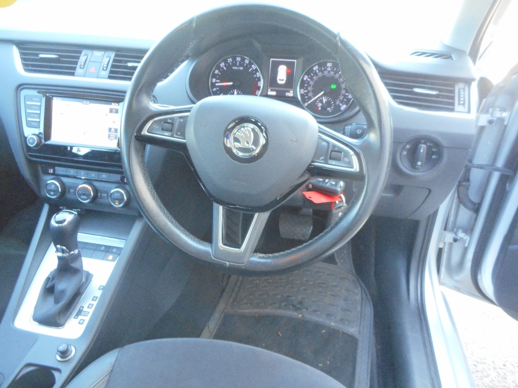 Skoda Octavia Estate 2.0 Tdi Se Dsg Euro 6 Ss 201616 Grey #25