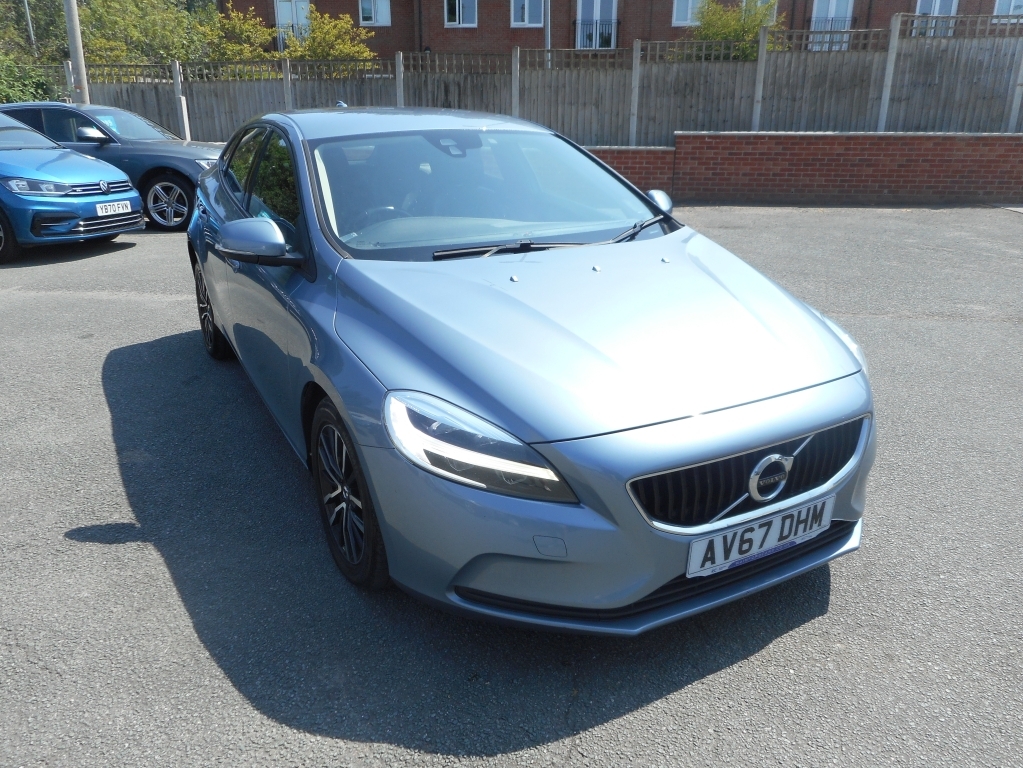 Volvo V40 2.0 D2 Momentum Nav Plus Blue