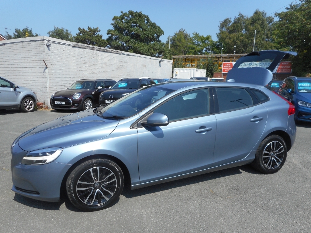 Volvo V40 2.0 D2 Momentum Nav Plus Blue #5