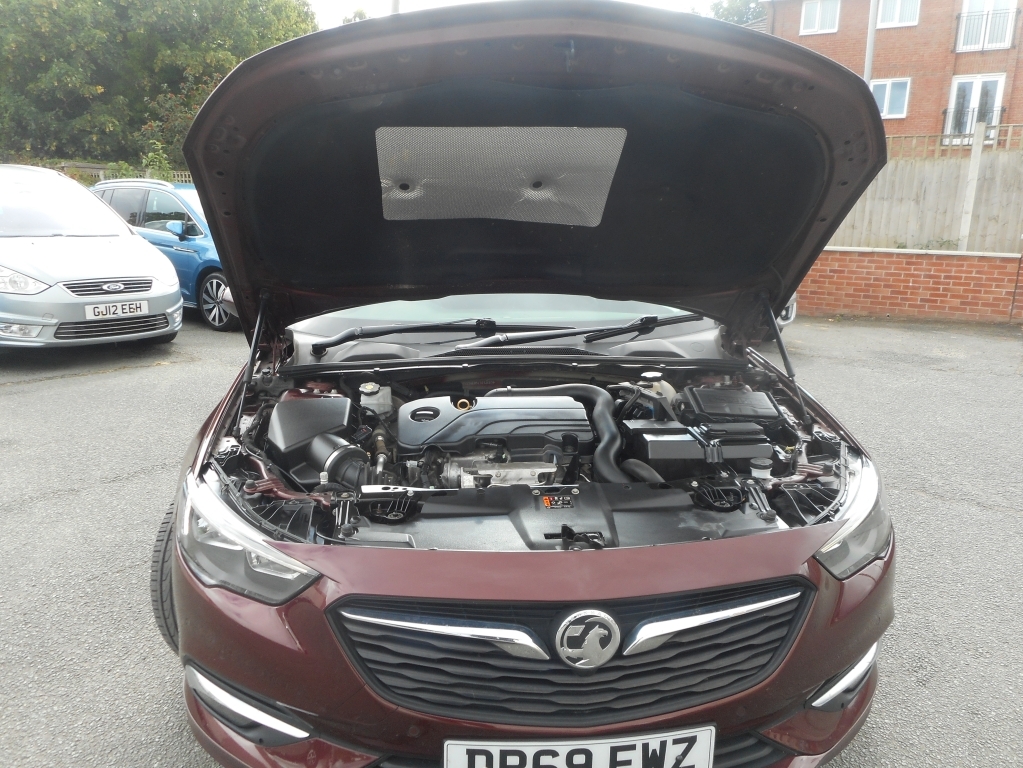 Vauxhall Insignia 2.0 Turbo D Sri White #9